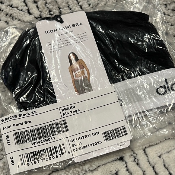 ALO Yoga Black Icon Cami Bra - Picture 4 of 6